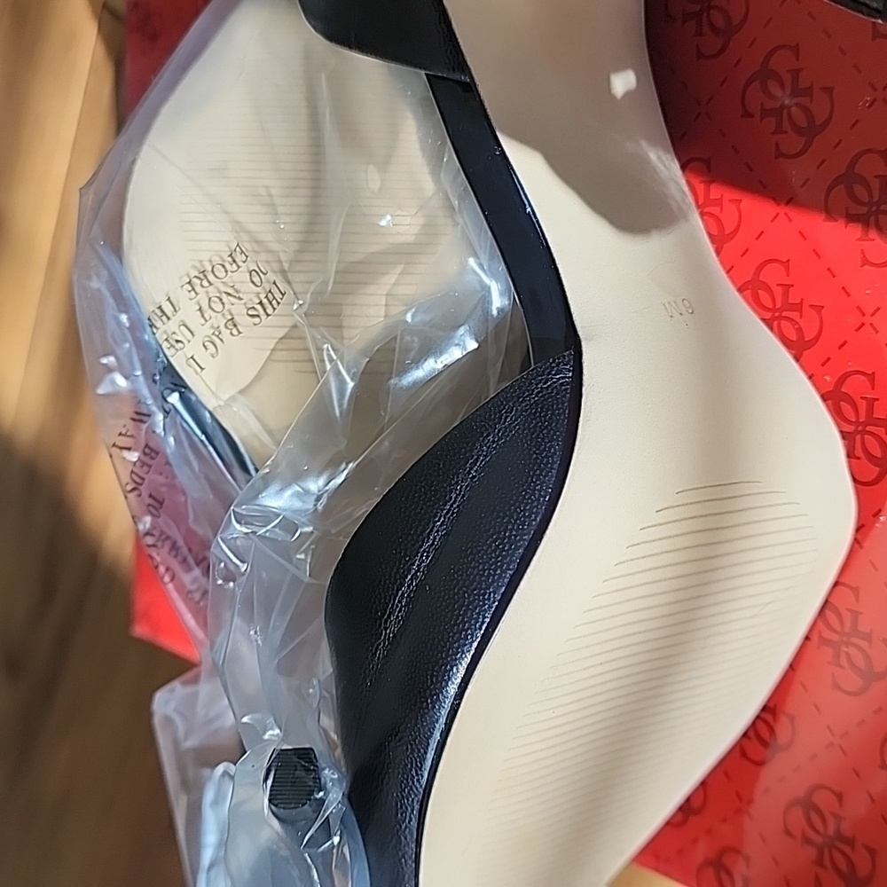NEW GUESS Beilan Stiletto Pumps - Picture 6 of 6